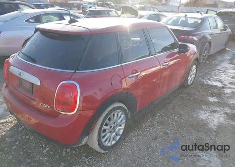 2015 Mini Hardtop Cooper z USA, uszkodzony, nr VIN WMWXS5C52FT831839